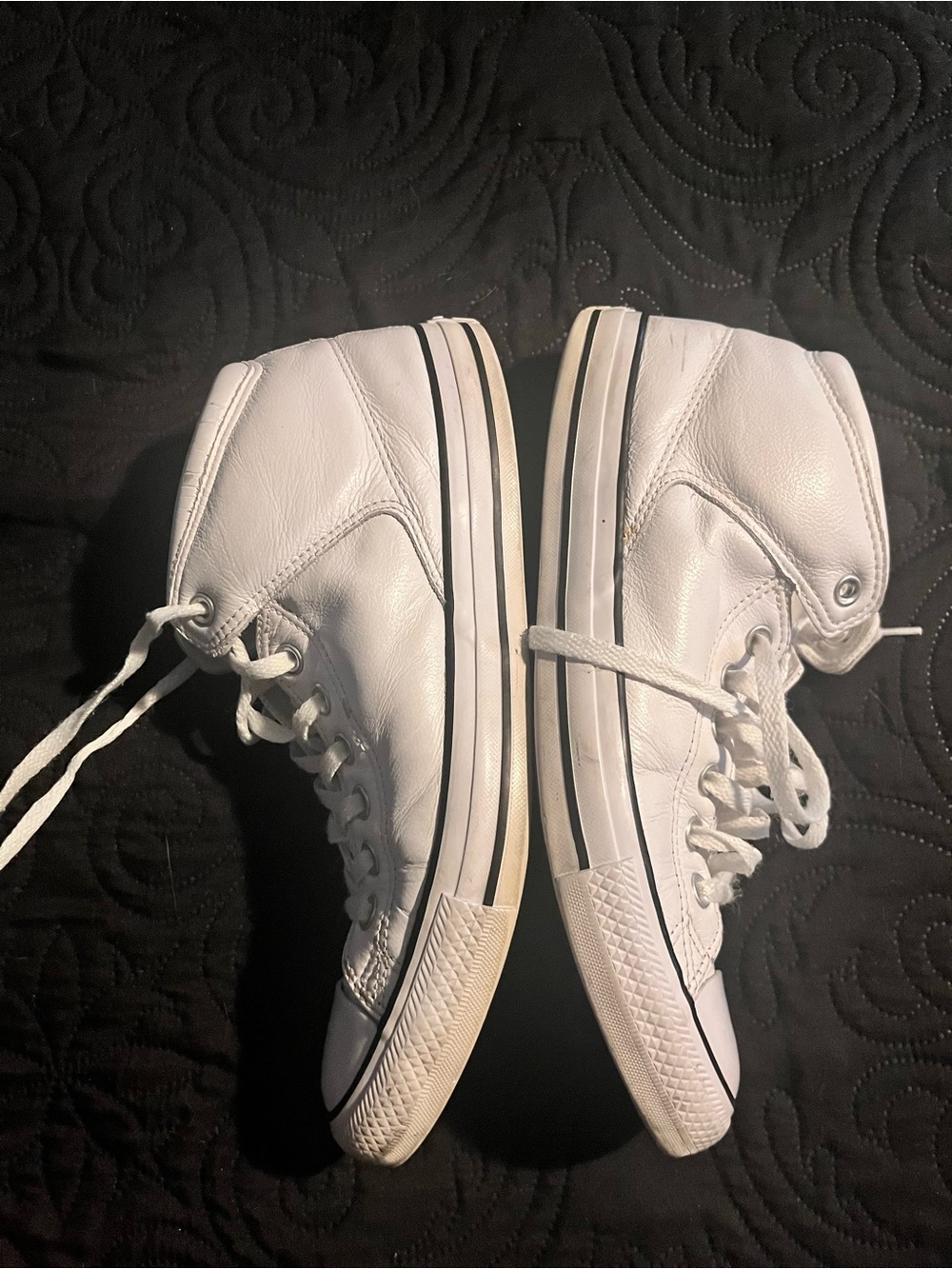 Converse White Low-Top Canvas Sneaker (Inner Label View) - Picture 4 of 5